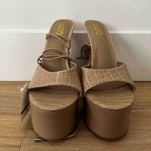 Ego Strappy Snakeskin Heels Sz 10